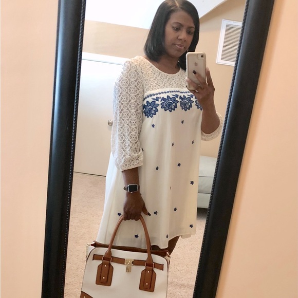 🤑SOLD🤑 BEAUTIFUL SWING DRESS WITH LACE 👗 - Picture 4 of 5